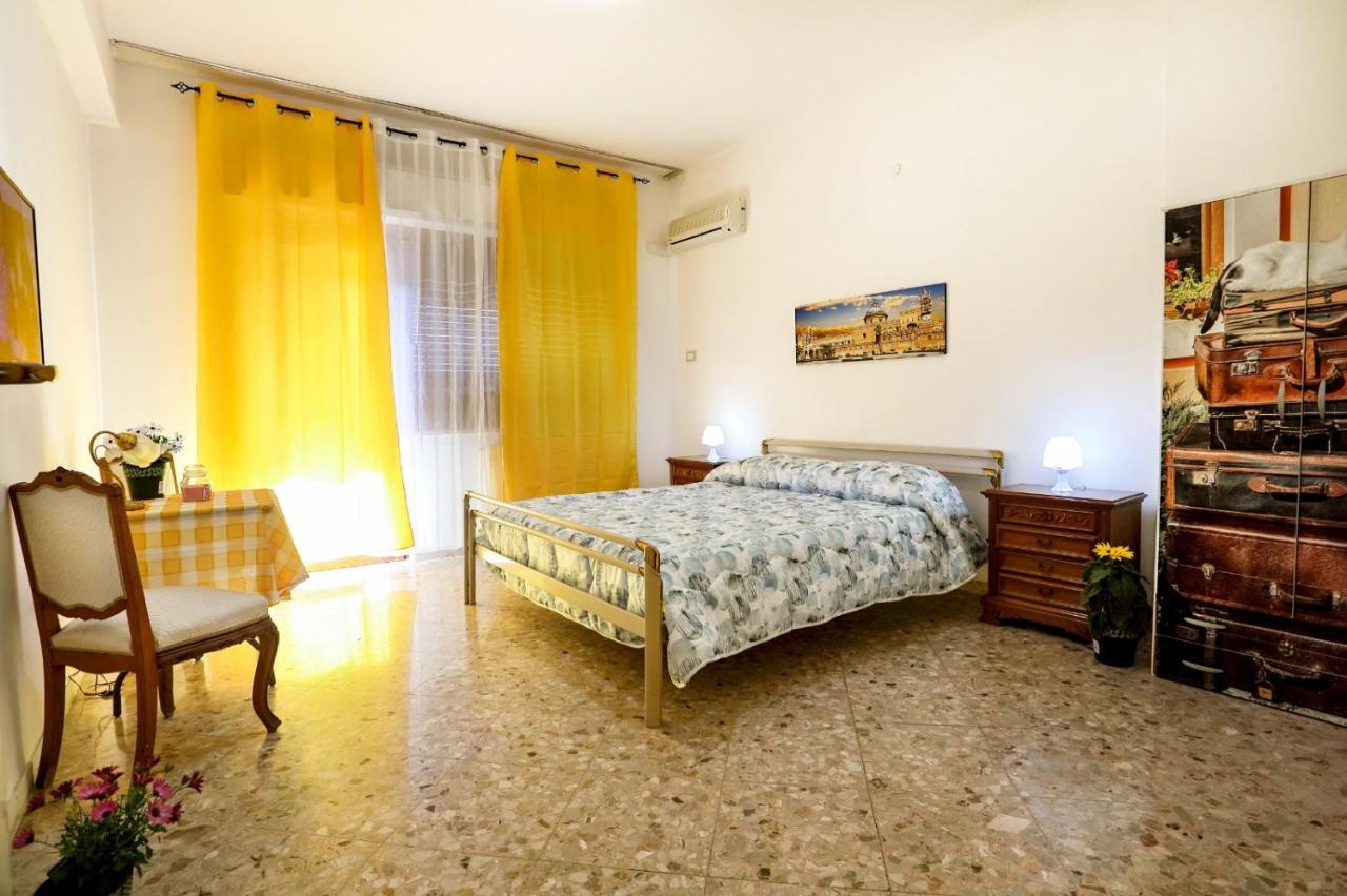 A Casa Di Fra' Bed and Breakfast Palermo Eksteriør billede